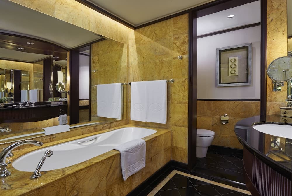 Deluxe City View Room Twin