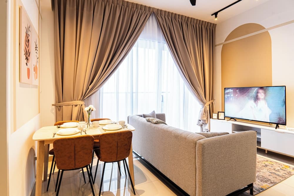 Deluxe Apartment, 2 Bedrooms, Balcony, City View