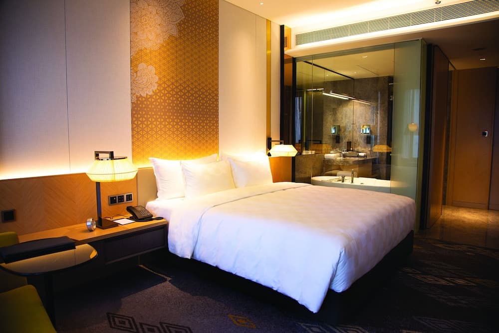 Deluxe Room, 1 King Bed