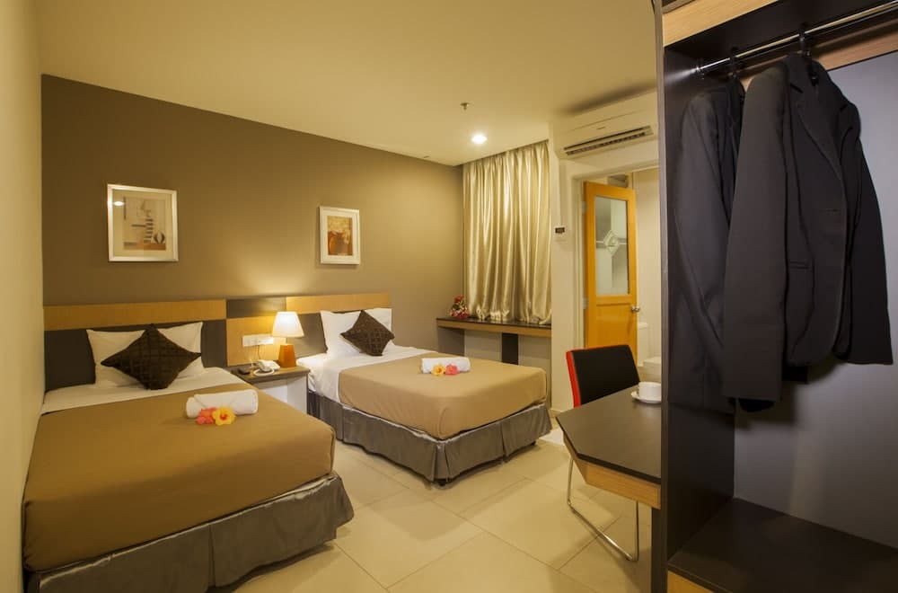 Deluxe Twin Room (Without Window)